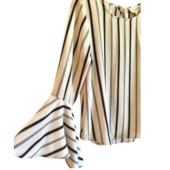 SWEET WANDERER, WOMENS TOP. OFF-WHITE WITH BLACK STRIPE. ROUND NECK. SIZE M - Picture 3 of 8